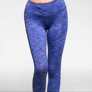 Ideology purple blue stripped leggings XL💜 with a gray T..XL